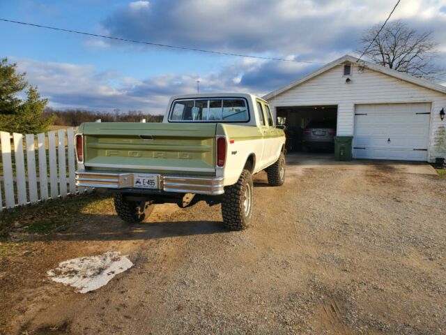 Ford F-250 1977 image number 2