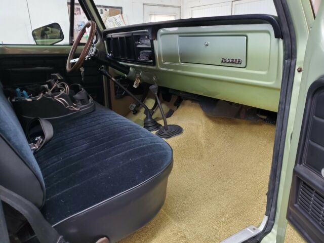 Ford F-250 1977 image number 26