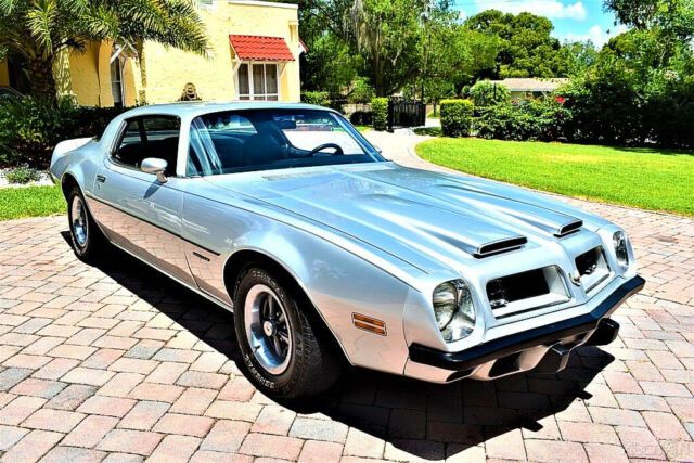 Pontiac Firebird 1975 image number 1