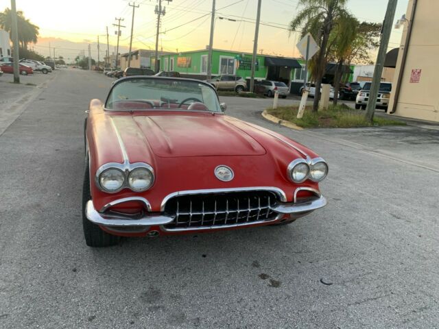 Chevrolet Corvette 1960 image number 11