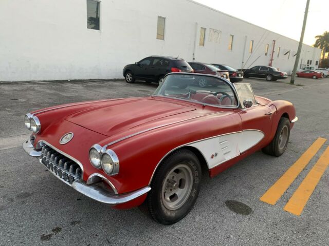 Chevrolet Corvette 1960 image number 2