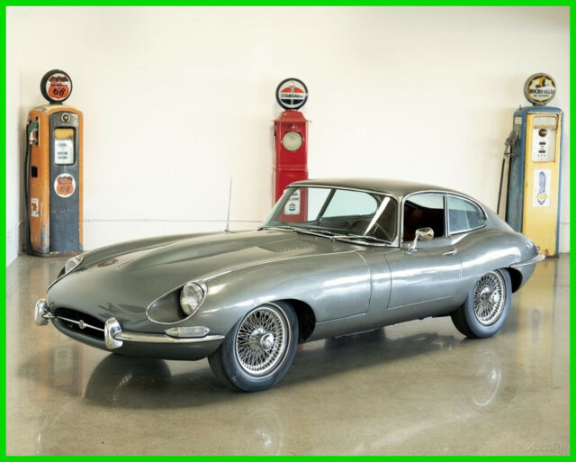 Jaguar E-Type 1968 image number 0