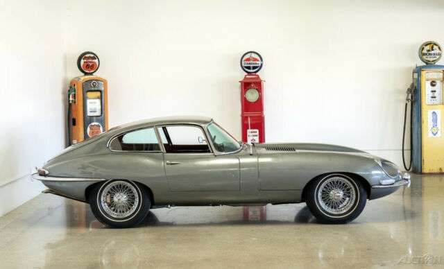 Jaguar E-Type 1968 image number 29