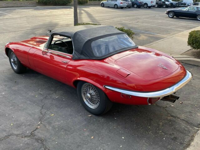 Jaguar E-Type 1972 image number 3