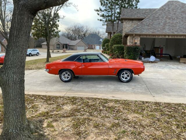 Pontiac Firebird 1969 image number 1