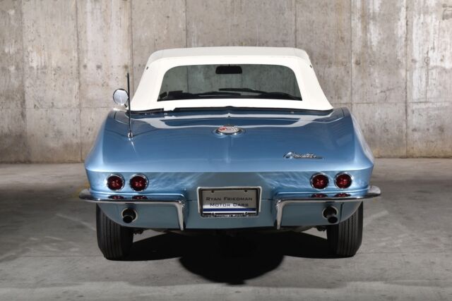 Chevrolet Corvette 1963 image number 32