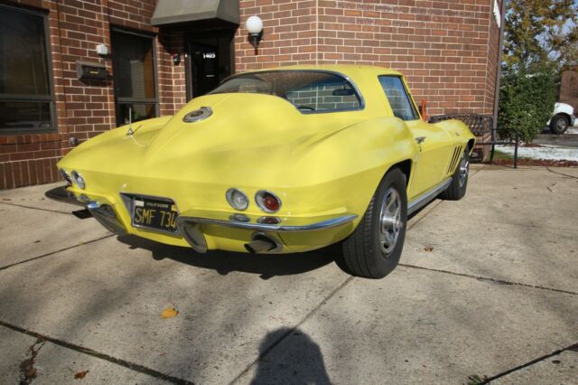 Chevrolet Corvette 1966 image number 31