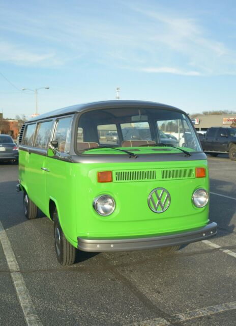 Volkswagen Bus/Vanagon 1973 image number 18