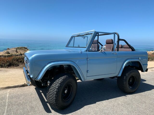 Ford Bronco 1970 image number 2