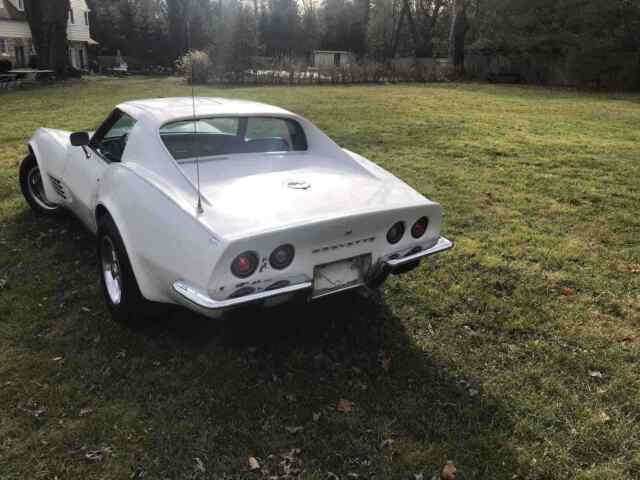 Chevrolet Corvette C3 1972 image number 26