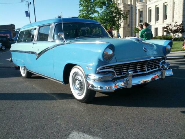 Ford Parklane Wagon 1956 image number 0