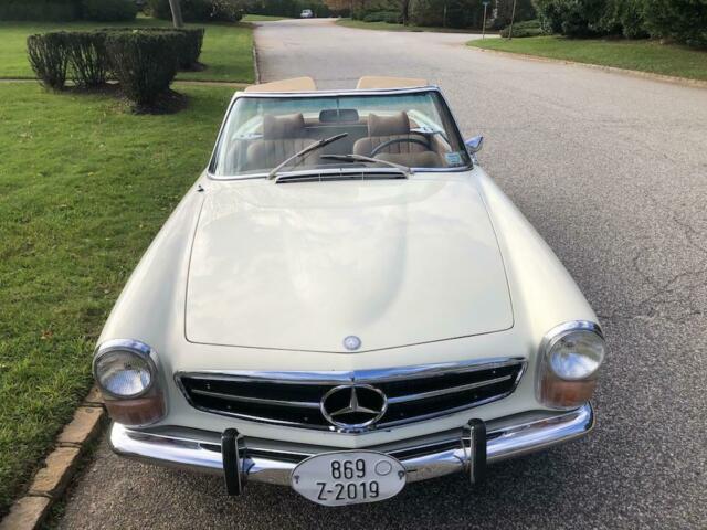 Mercedes-Benz SL-Class 1970 image number 37