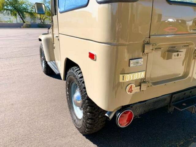 Toyota Land Cruiser 1970 image number 14