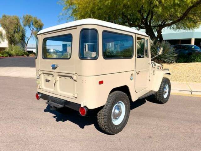 Toyota Land Cruiser 1970 image number 19