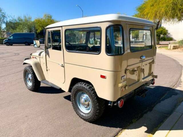 Toyota Land Cruiser 1970 image number 28