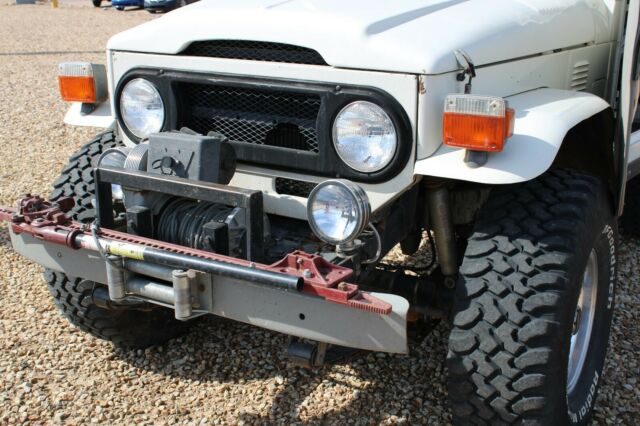 Toyota Land Cruiser 1976 image number 0