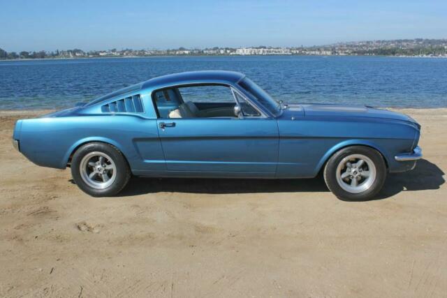 Ford Mustang 1965 image number 10