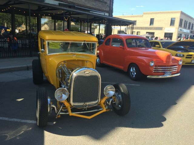 Ford Coupe 1947 image number 4