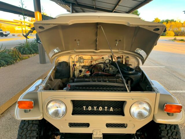 Toyota Land Cruiser 1970 image number 19