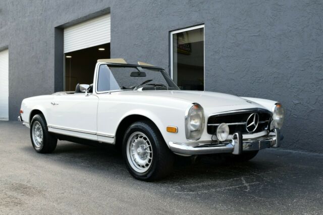 Mercedes-Benz SL-Class 1968 image number 26