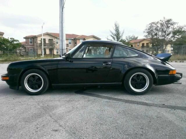 Porsche 911 1976 image number 30