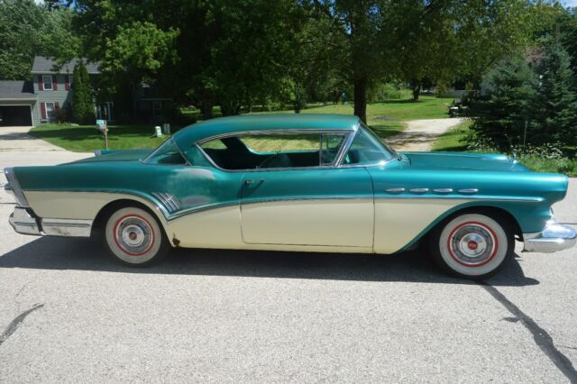 Buick Roadmaster 1957 image number 28