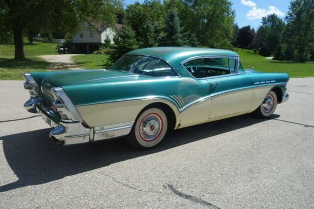 Buick Roadmaster 1957 image number 29