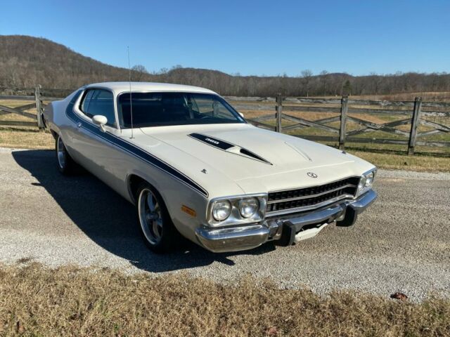 Plymouth Road Runner 1974 image number 29