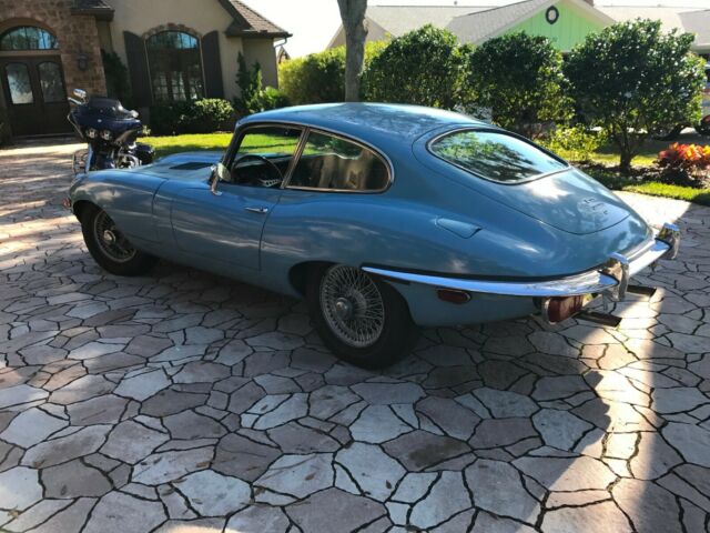 Jaguar E-Type 1970 image number 28