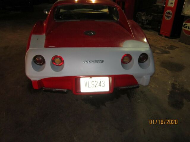 Chevrolet Corvette 1975 image number 2