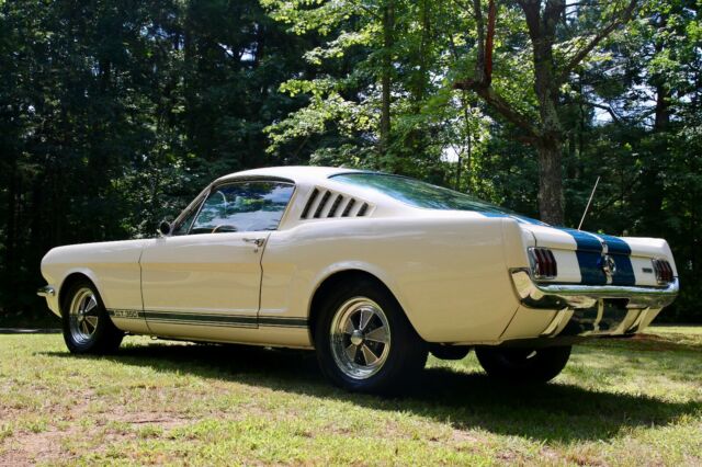 Ford Mustang 1965 image number 33