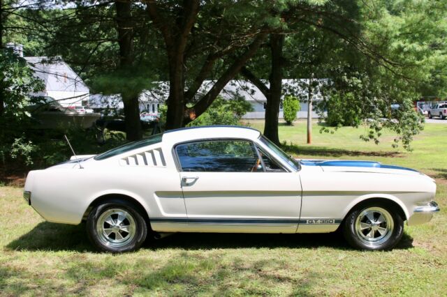 Ford Mustang 1965 image number 7