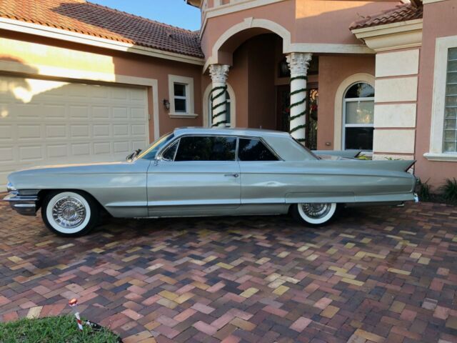 Cadillac DeVille 1962 image number 1