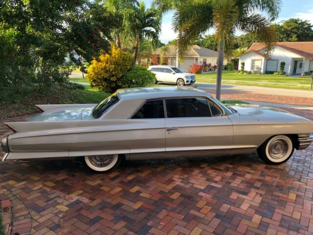 Cadillac DeVille 1962 image number 9