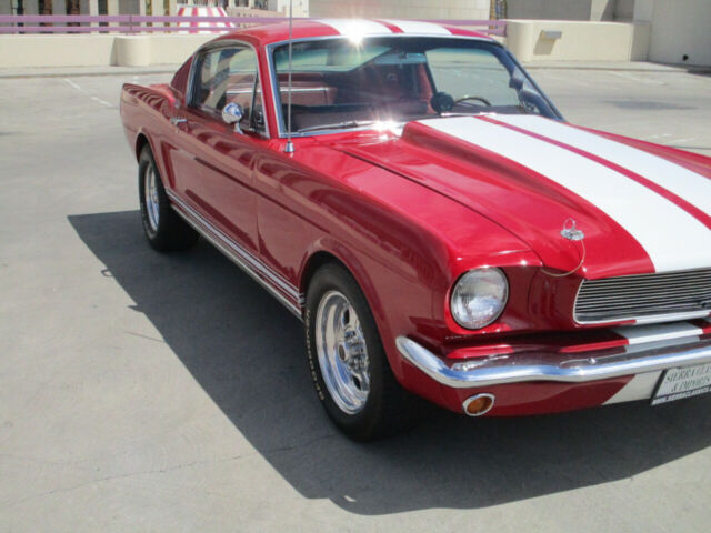 Ford Fastback 1966 image number 15