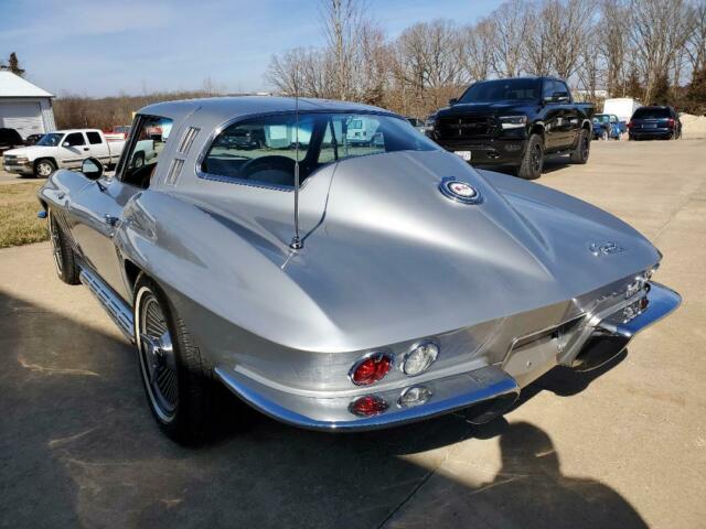 Chevrolet Corvette 1965 image number 13