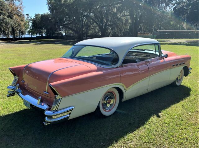 Buick Roadmaster 1956 image number 18