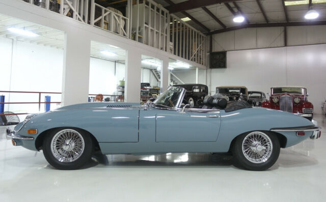 Jaguar E-Type 1969 image number 4