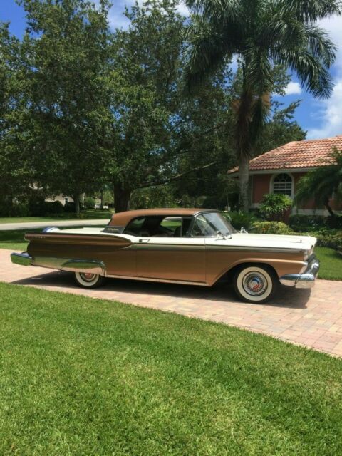 Ford Skyliner 1959 image number 11