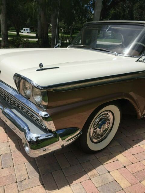 Ford Skyliner 1959 image number 13