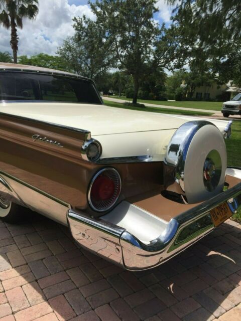 Ford Skyliner 1959 image number 14