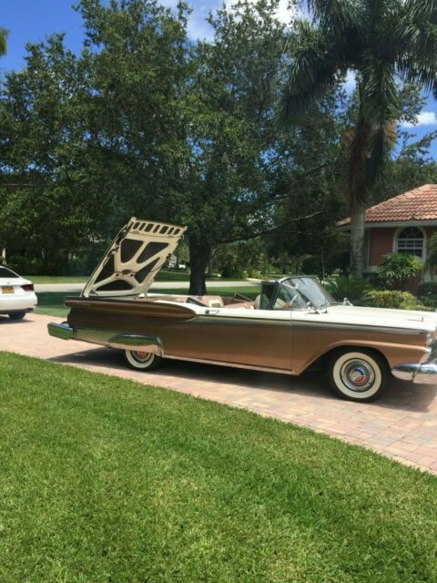 Ford Skyliner 1959 image number 27