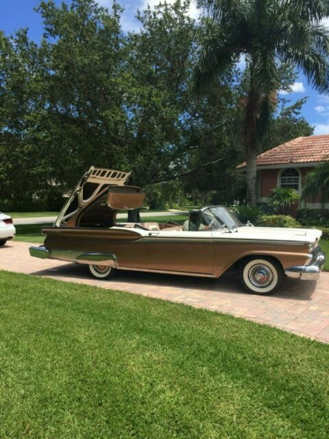 Ford Skyliner 1959 image number 28