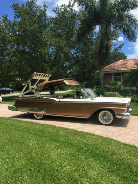 Ford Skyliner 1959 image number 30