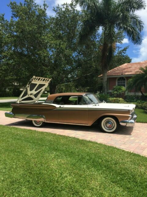 Ford Skyliner 1959 image number 32