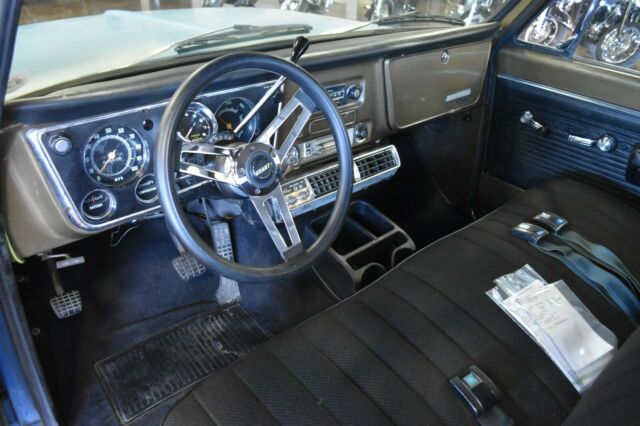 Chevrolet Suburban 1970 image number 14