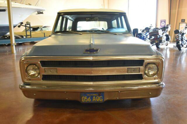 Chevrolet Suburban 1970 image number 30