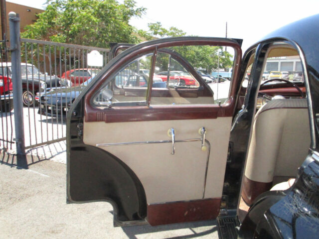 Packard Standard Eight 1949 image number 46