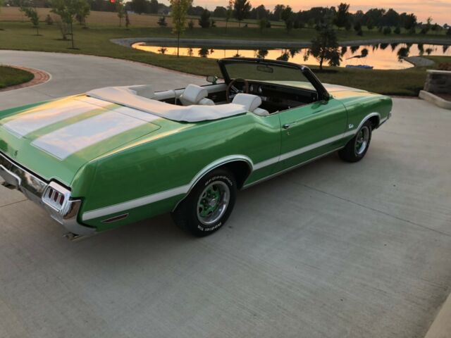 Oldsmobile Cutlass 1972 image number 2