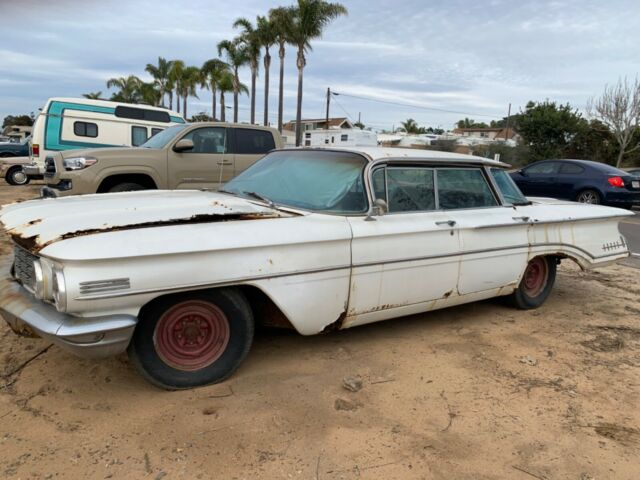 Oldsmobile Ninety-Eight 1960 image number 10